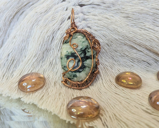 Elegant Mossy Agate with Copper