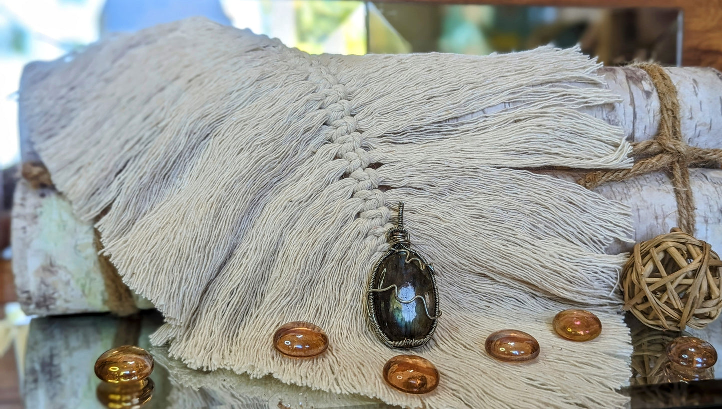 Labradorite Silver Necklace Pendant